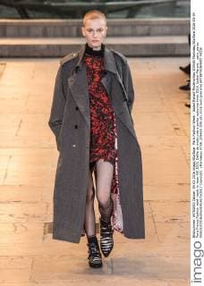 Paris Fashion Week - Isabel Marant Modenschau 205465 Marineau Starface 2016-03-04 Paris France Fashion week ready to wear AW 2016. Defile de mode pret a porter automne hiver 2016. Isabel Marant. _sans_perso  Copyright: xMarineaux STAR_205465_038