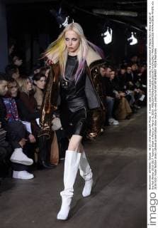 A model takes to the catwalk during the presentation of Masha Ma s Show as part of the Fall-Winter 2016-2017 Fashion Week in Paris on March 6, 2016.  PAR20160306102 MAYAxVIDON-WHITE
