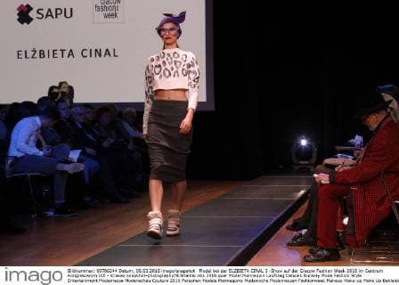 Model bei der ELZBIETA CINAL 3 -Show auf der Cracow Fashion Week 2016 im Centrum Kongresowym ICE - Krakau snapshot-photography B.Shamlo