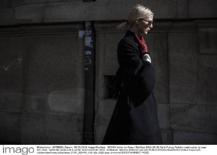 205494 Julien de Rosa Starface 2016-03-06 Paris France Fashion week ready to wear AW 2016. Defile de mode pret a porter automne hiver 2016. Ambiance. Galliano Editorial use only  Copyright: xJulienxdexRosax xStarfacex STAR_205494_016