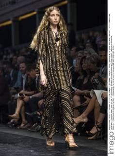 March 7, 2016 - Melbourne, Victoria, Australia - March 7, 2016 - Melbourne, Australia - A model wears Kitx for the 2016 Opening Runway during Melbourne Fashion Week. Melbourne Australia - ZUMAk106