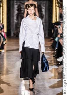 205519 Marineau Starface 2016-03-07 Paris France Fashion week ready to wear SS 2016. Defile de mode pret a porter printemps ete 2016. Stella McCartney. Stella McCartney , autumn-winter 2016 Paris, France Editorial use only _sans_perso  Copyright: xMarineaux STAR_205519_026
