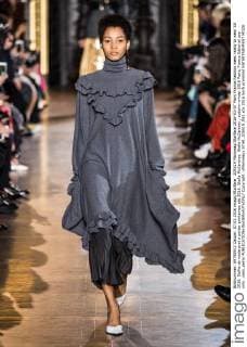 205519 Marineau Starface 2016-03-07 Paris France Fashion week ready to wear SS 2016. Defile de mode pret a porter printemps ete 2016. Stella McCartney. Stella McCartney , autumn-winter 2016 Paris, France Editorial use only _sans_perso  Copyright: xMarineaux STAR_205519_051