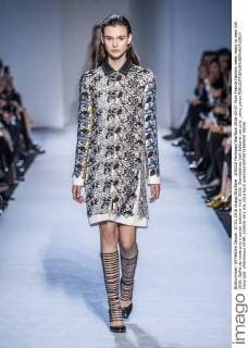 205528 Marineau Starface 2016-03-07 Paris France Fashion week ready to wear AW 2016. Defile de mode pret a porter automne hiver 2016. Giambattista Valli Editorial use only _sans_perso  Copyright: xMarineaux STAR_205528_001