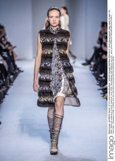 205528 Marineau Starface 2016-03-07 Paris France Fashion week ready to wear AW 2016. Defile de mode pret a porter automne hiver 2016. Giambattista Valli Editorial use only _sans_perso  Copyright: xMarineaux STAR_205528_010