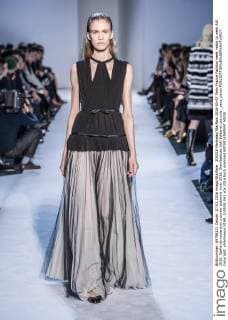 205528 Marineau Starface 2016-03-07 Paris France Fashion week ready to wear AW 2016. Defile de mode pret a porter automne hiver 2016. Giambattista Valli Editorial use only _sans_perso  Copyright: xMarineaux STAR_205528_041