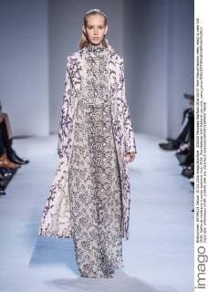 205528 Marineau Starface 2016-03-07 Paris France Fashion week ready to wear AW 2016. Defile de mode pret a porter automne hiver 2016. Giambattista Valli Editorial use only _sans_perso  Copyright: xMarineaux STAR_205528_044