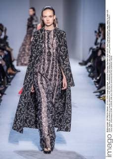 205528 Marineau Starface 2016-03-07 Paris France Fashion week ready to wear AW 2016. Defile de mode pret a porter automne hiver 2016. Giambattista Valli Editorial use only _sans_perso  Copyright: xMarineaux STAR_205528_046