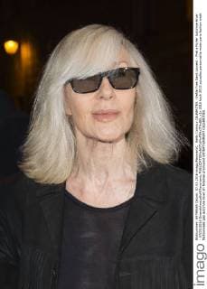 Betty Catroux CELEBRITES : Defile Yves Saint Laurent - Pret a Porter Automne Hiver - 07 03 2016 GwendolineLeGoff Panoramic 