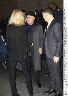Pierre Berge et Betty Catroux CELEBRITES : Defile Yves Saint Laurent - Pret a Porter Automne Hiver - 07 03 2016 GwendolineLeGoff Panoramic 
