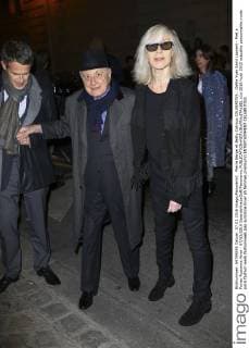 Pierre Berge et Betty Catroux CELEBRITES : Defile Yves Saint Laurent - Pret a Porter Automne Hiver - 07 03 2016 GwendolineLeGoff Panoramic 