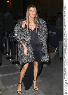 Anna Dello Russo CELEBRITES : Defile Yves Saint Laurent - Pret a Porter Automne Hiver - 07 03 2016 GwendolineLeGoff Panoramic 