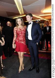 Elizabeth Hurley und Patrick Schwarzenegger 1. People Germany Style Award Verleihung, Auszeichnung; Ehrung Hotel Vier Jahreszeiten Kempinski München 07. März 2016