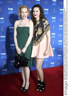 Sunnyi Melles mit Tochter Leonille Elisabeth Judith Maria Anna Prinzessin zu Sayn-Wittgenstein-Sayn bei der Verleihung der People Style Awards 2016 im Hotel Vier Jahreszeiten Kempinski. München, 07.03.2016 Foto:xS.xGabschx xFuturexImage