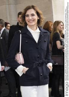 Ines de la Fressange CELEBRITIES : Ankunft zur Chanel Modenschau - Paris - 08 03 2016 JBAutissier Panoramic 
