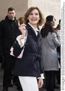 Ines de la Fressange CELEBRITIES : Ankunft zur Chanel Modenschau - Paris - 08 03 2016 JBAutissier Panoramic 