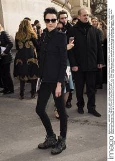 Loan Chabanol CELEBRITIES : Ankunft zur Chanel Modenschau - Paris - 08 03 2016 JBAutissier Panoramic 