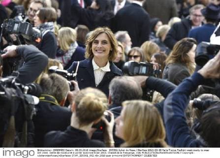 205561 Julien de Rosa Starface 2016-03-08 Paris France Fashion week ready to wear AW 2016. Defile de mode pret a porter automne hiver 2016. Chanel de la Fressange, Inès  Copyright: xJulienxdexRosax xStarfacex STAR_205561_002