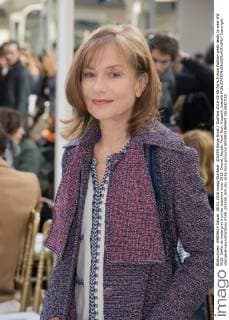 205559 Serge Arnal Starface 2016-03-08 Paris France Fashion week ready to wear AW 2016. Defile de mode pret a porter automne hiver 2016. Chanel. People. Front Row. Huppert, Isabelle  Copyright: xSergexArnalx xStarfacex STAR_205559_020