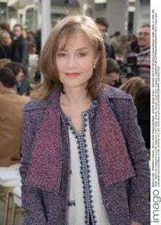 205559 Serge Arnal Starface 2016-03-08 Paris France Fashion week ready to wear AW 2016. Defile de mode pret a porter automne hiver 2016. Chanel. People. Front Row. Huppert, Isabelle  Copyright: xSergexArnalx xStarfacex STAR_205559_021