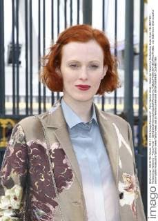 Paris Fashion Week - Gäste der Valentino Modenschau Karen Elson CELEBRITIES : Modenschau Valentino - Pret a Porter - 08 03 2016 GwendolineLeGoff Panoramic 