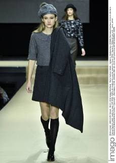 Paris Fashion Week - agnes b. Modenschau 205568 Marineau Starface 2016-03-08 Paris France Fashion week ready to wear AW 2016. Defile de mode pret a porter automne hiver 2016. Agnes b. Editorial use only _sans_perso  Copyright: xMarineaux STAR_205568_006