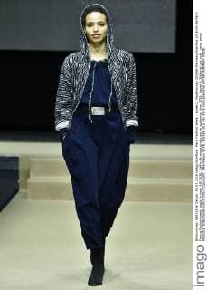 Paris Fashion Week - agnes b. Modenschau 205568 Marineau Starface 2016-03-08 Paris France Fashion week ready to wear AW 2016. Defile de mode pret a porter automne hiver 2016. Agnes b. Editorial use only _sans_perso  Copyright: xMarineaux STAR_205568_015