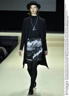 Paris Fashion Week - agnes b. Modenschau 205568 Marineau Starface 2016-03-08 Paris France Fashion week ready to wear AW 2016. Defile de mode pret a porter automne hiver 2016. Agnes b. Editorial use only _sans_perso  Copyright: xMarineaux STAR_205568_044