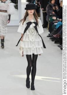 Paris Fashion Week - Chanel Modenschau 205567 Marineau Starface 2016-03-08 Paris France Fashion week ready to wear AW 2016. Defile de mode pret a porter automne hiver 2016. Chanel. Chanel , autumn-winter 2016 Paris, France _sans_perso  Copyright: xMarineaux STAR_205567_104