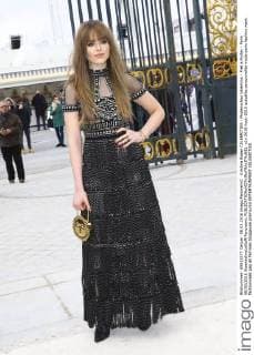 Kristina Bazan CELEBRITIES : Modenschau Valentino - Pret a Porter - Paris 08 03 2016 GwendolineLeGoff Panoramic 