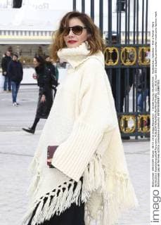 Clotilde Courau CELEBRITIES : Modenschau Valentino - Pret a Porter - Paris 08 03 2016 GwendolineLeGoff Panoramic 