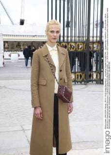 Aymeline Valade CELEBRITIES : Modenschau Valentino - Pret a Porter - Paris 08 03 2016 GwendolineLeGoff Panoramic 