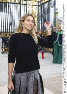 Jessica Hart CELEBRITIES : Modenschau Valentino - Pret a Porter - Paris 08 03 2016 GwendolineLeGoff Panoramic 