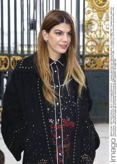 Eugenie Niarchos und Bianca Brandolini d Adda CELEBRITIES : Modenschau Valentino - Pret a Porter - Paris 08 03 2016 GwendolineLeGoff Panoramic 