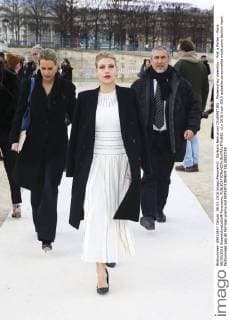 Barbara Berlusconi CELEBRITIES : Modenschau Valentino - Pret a Porter - Paris 08 03 2016 GwendolineLeGoff Panoramic 
