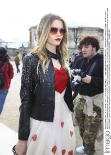 Abbey Lee Kershaw CELEBRITIES : Modenschau Valentino - Pret a Porter - Paris 08 03 2016 GwendolineLeGoff Panoramic 