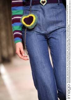 Paris Fashion Week - Paul & Joe Modenschau A model takes to the catwalk during the presentation of Paul & Joe s show as part of the Fall-Winter 2016-2017 Fashion Week in Paris on March 8, 2016.  PAR20160308114 MAYAxVIDON-WHITE