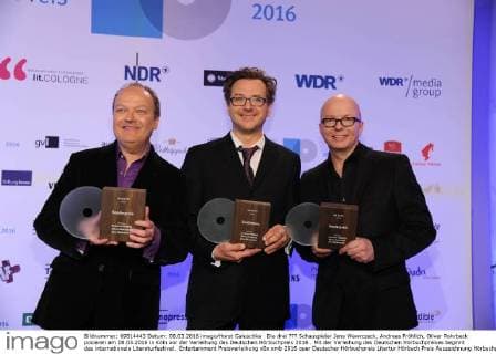 Die drei ??? Schauspieler Jens Wawrczeck, Andreas Fröhlich, Oliver Rohrbeck posieren am 08.03.2016 in Köln vor der Verleihung des Deutschen Hörbuchpreis 2016 . Mit der Verleihung des Deutschen Hörbuchpreises beginnt das internationale Literaturfestival.
