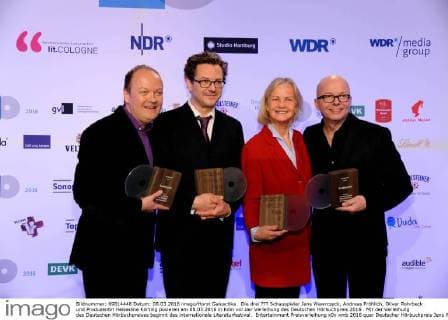 Die drei ??? Schauspieler Jens Wawrczeck, Andreas Fröhlich, Oliver Rohrbeck und Produzentin Heikedine Körting posieren am 08.03.2016 in Köln vor der Verleihung des Deutschen Hörbuchpreis 2016 . Mit der Verleihung des Deutschen Hörbuchpreises beginnt das internationale Literaturfestival.