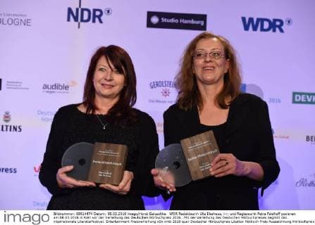WDR Redakteurin Ulla Illerhaus, l-r, und Regisseurin Petra Feldhoff posieren am 08.03.2016 in Köln vor der Verleihung des Deutschen Hörbuchpreis 2016 . Mit der Verleihung des Deutschen Hörbuchpreises beginnt das internationale Literaturfestival.