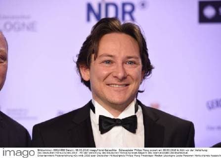 Schauspieler Philipp Moog posiert am 08.03.2016 in Köln vor der Verleihung des Deutschen Hörbuchpreis 2016 . Mit der Verleihung des Deutschen Hörbuchpreises beginnt das internationale Literaturfestival.