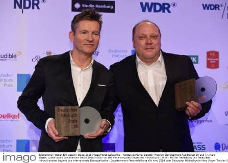 Torsten Surberg, Director Program Development Audible GmbH und l-r, Marc Sieper, Lübbe Audio, posieren am 08.03.2016 in Köln vor der Verleihung des Deutschen Hörbuchpreis 2016 . Mit der Verleihung des Deutschen Hörbuchpreises beginnt das internationale Literaturfestival.