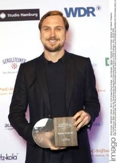 Lars Eidinger ( Bester Interpret, David Foster Wallace: Der Planet Trillaphon im Verhältnis zur Üblen Sache ) bei der Verleihung des Deutschen Hörbuchpreises 2016 im WDR Funkhaus. Köln, 08.03.2016 Foto:xC.xHardtx xFuturexImage