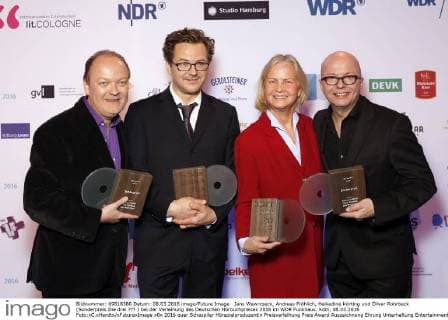 Jens Wawrczeck, Andreas Fröhlich, Heikedine Körting und Oliver Rohrbeck (Sonderpreis Die drei ??? ) bei der Verleihung des Deutschen Hörbuchpreises 2016 im WDR Funkhaus. Köln, 08.03.2016 Foto:xC.xHardtx xFuturexImage