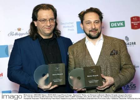 Raphael D. Thöne und Christoph Kalkowski (Bestes Hörspiel, Jewgenij Samjatin: Wir ) bei der Verleihung des Deutschen Hörbuchpreises 2016 im WDR Funkhaus. Köln, 08.03.2016 Foto:xC.xHardtx xFuturexImage