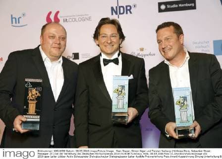 Marc Sieper, Simon Jäger und Torsten Surberg (HörKules Preis, Sebastian Fitzek: Passagier 23 ) bei der Verleihung des Deutschen Hörbuchpreises 2016 im WDR Funkhaus. Köln, 08.03.2016 Foto:xC.xHardtx xFuturexImage
