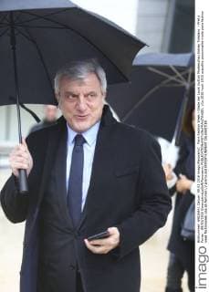 Paris Fashion Week - Gäste der Louis Vuitton Modenschau Sidney Toledano - Pret a Porter - 09 03 2016 GwendolineLeGoff Panoramic 