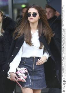 Paris Fashion Week - Gäste der Louis Vuitton Modenschau Selena Gomez - Pret a Porter - 09 03 2016 GwendolineLeGoff Panoramic 