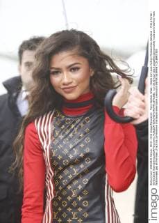 Paris Fashion Week - Gäste der Louis Vuitton Modenschau Zendaya - Pret a Porter - 09 03 2016 GwendolineLeGoff Panoramic 