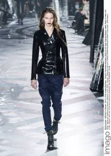 205620 Marineau Starface 2016-03-09 Paris France Fashion week ready to wear AW 2016. Defile de mode pret a porter automne hiver 2016. Vuitton. Editorial use only  Copyright: xMarineaux STAR_205620_045